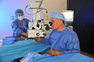 Orlando Ophthalmologist Michael E. Pohlod, M.D. performing Cataract Surgery